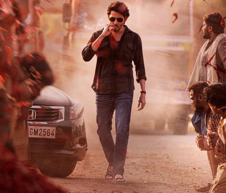 HydTimes's tweet photo. #SSMB28 : Trivikram's @urstrulyMahesh, @hegdepooja, @sreeleela14 starrer will hit screens on Jan 13, 2024 💥

#Trivikram #MaheshBabu #PoojaHegde #Sreeleela #Tollywood #SSMB28Update https://t.co/O8wnseyjCP