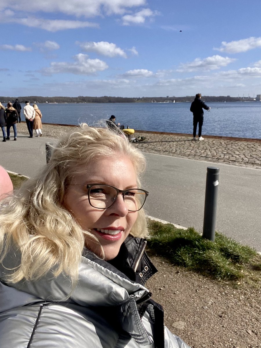 echteheldenkiel's tweet photo. #bestplacetobe Frühlingssonne ☀️ an der #kielerförde #tiessenkai #kielholtenau https://t.co/CksExP4R3i