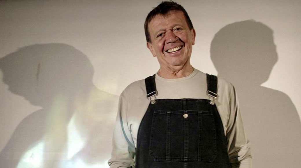 montanertwiter's tweet photo. El querido #Chabelo partió al cielo,tengo tanto agradecimiento con el,en momentos de mi carrera,cuando el apoyo era escaso,Chabelo me dio muchas oportunidades en su programa dominical.
Su alma de niño seguirá plasmada en el público de #Mexico 
#ChabeloEsEterno https://t.co/wzWsXQMIng