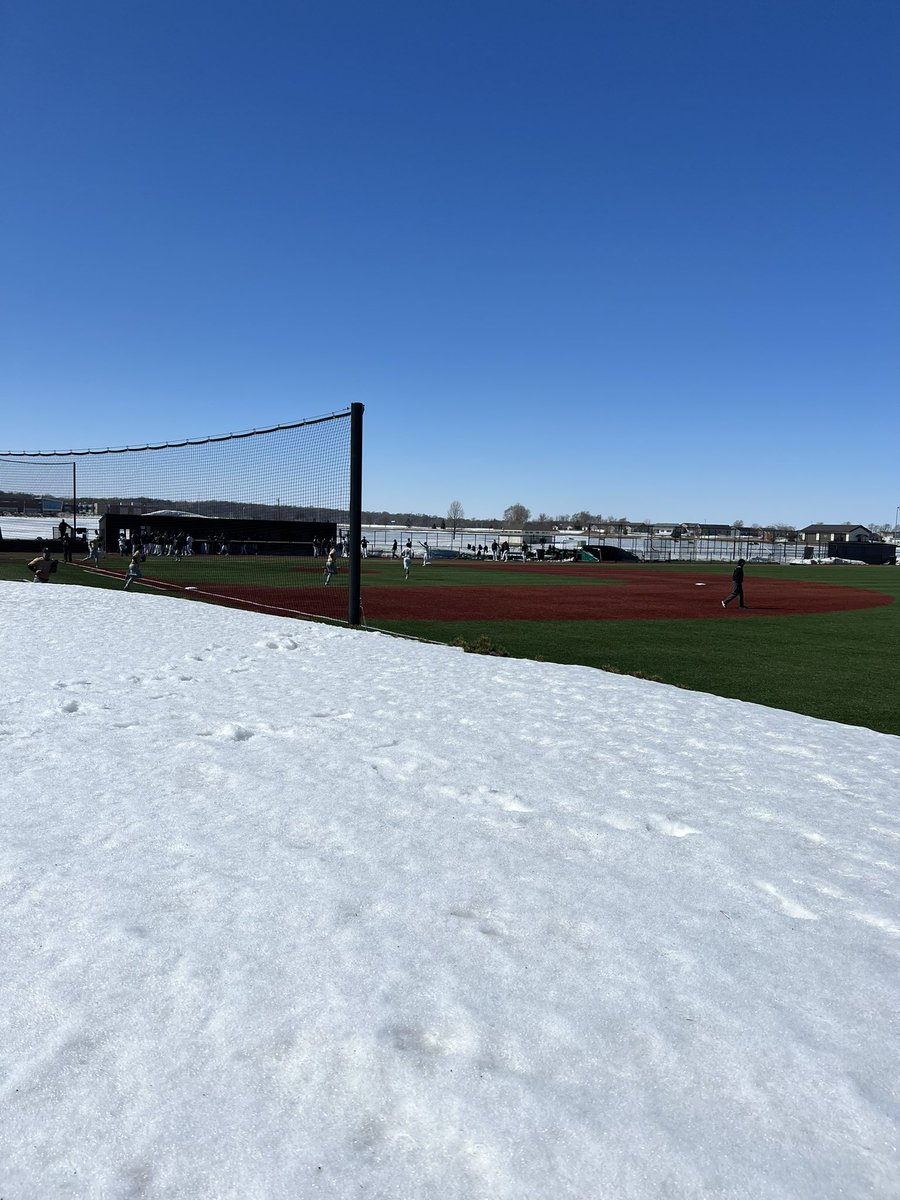 hh_nelson's tweet photo. @Bart_Mann @SJU_Baseball Home opener at Gustavus 3/24/23 lawn chairs in snow banks. https://t.co/yYnOYTYYxk