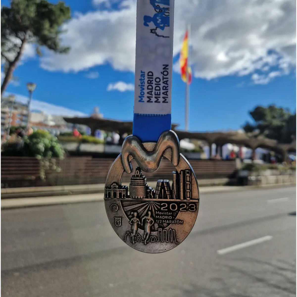 Juli_run24's tweet photo. Simplemente... MADRID!! Increíble carrera la @mediodemadrid !! Más no se le podía pedir al día, buen tiempo ☀️, buena carrera 🏃🏻 y buen ambiente 👏🏻👏🏻 https://t.co/rPJoaJVkHC