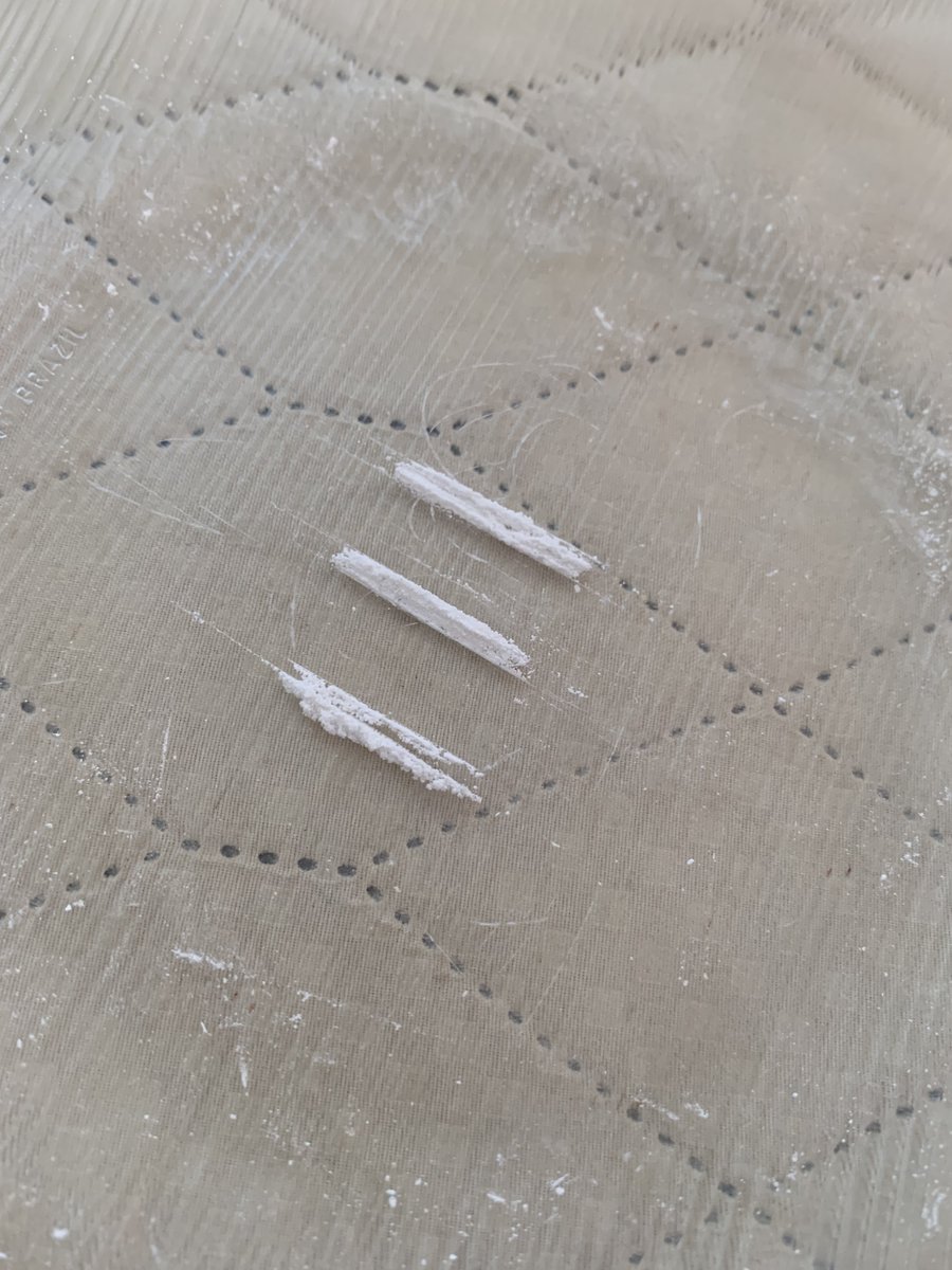 NOVINHOTKRN's tweet photo. bom dia ⚡️⚡️ #cocaína #tk #tkador #tkando #teko #tkd #raio #cocaine #chemsex #aditivos #aditivado https://t.co/bpM2snbvPc