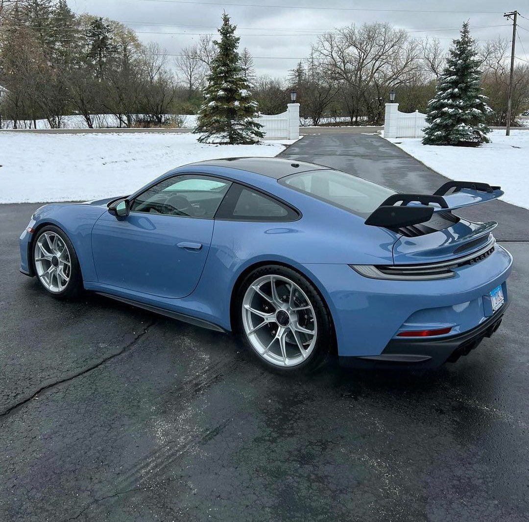 PorscheCIub's tweet photo. Paint-to-Sample Aetna Blue 992 GT3 https://t.co/7J85QLqzZa