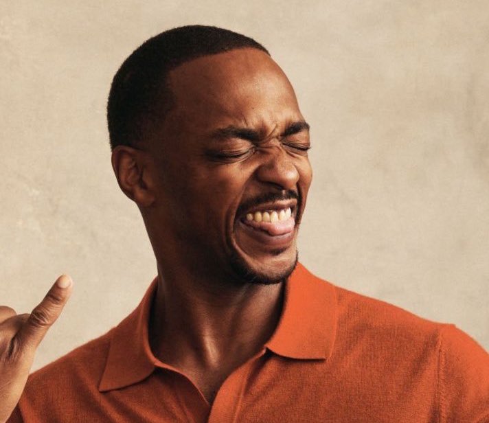 CAPTAINSAUX's tweet photo. Anywaysss Anthony Mackie would never do something like this stan Anthony Mackie https://t.co/dnSy3WaxdN