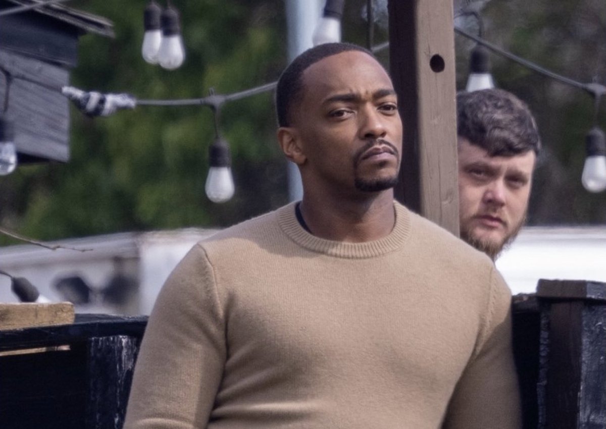 CAPTAINSAUX's tweet photo. Anywaysss Anthony Mackie would never do something like this stan Anthony Mackie https://t.co/dnSy3WaxdN