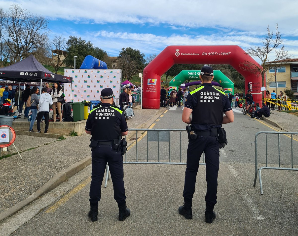 GMsantgregori's tweet photo. 🚔 Suport a la prova de Copa Catalunya Infantil de BTT organitzada pel C.C. Sant Gregori amb més de 200 participants.
🚑 Servei conjuntament amb @PcSantGregori i serveis sanitaris
➡️ @GMCatalunya https://t.co/NuKkdMxs5j
