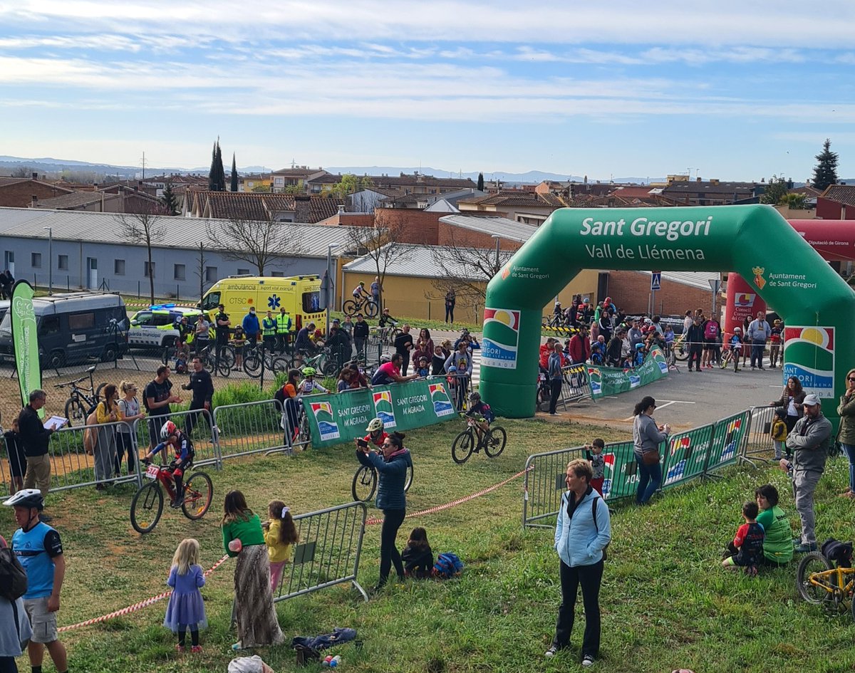 GMsantgregori's tweet photo. 🚔 Suport a la prova de Copa Catalunya Infantil de BTT organitzada pel C.C. Sant Gregori amb més de 200 participants.
🚑 Servei conjuntament amb @PcSantGregori i serveis sanitaris
➡️ @GMCatalunya https://t.co/NuKkdMxs5j
