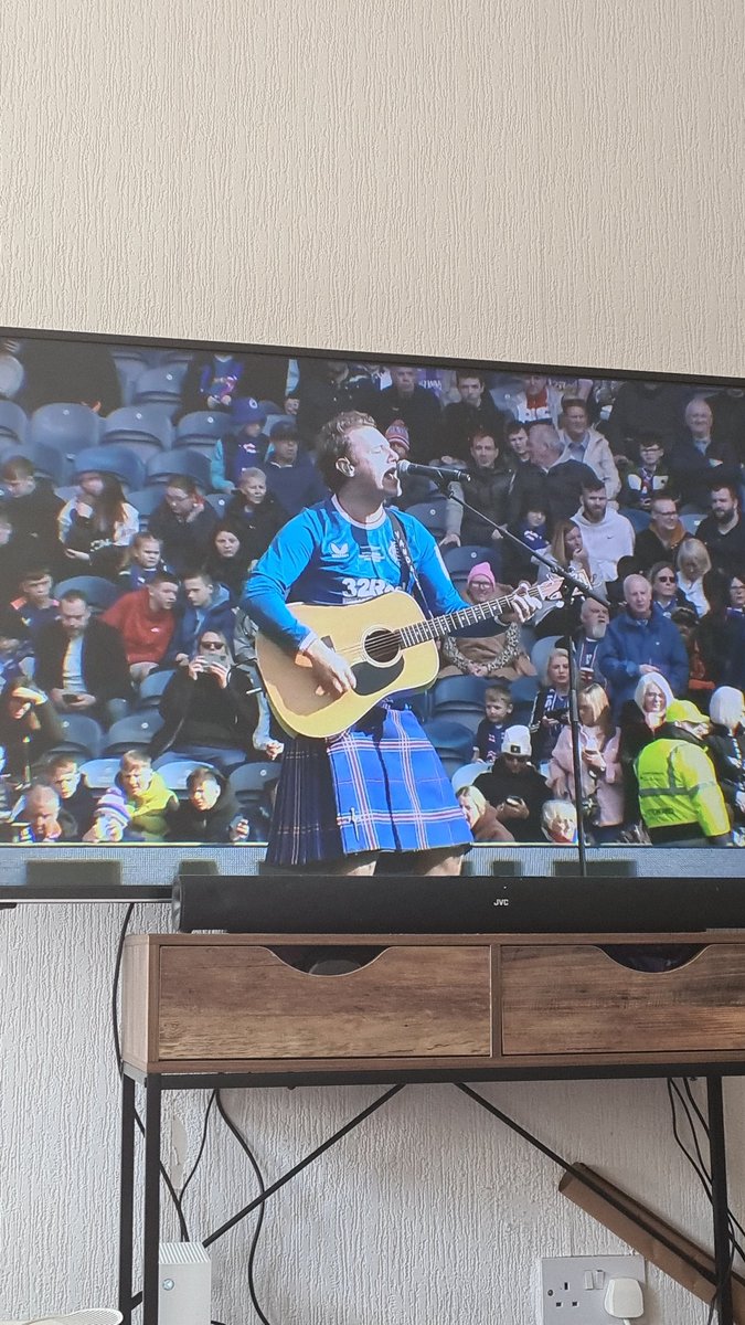 Rhona Blue tweet media