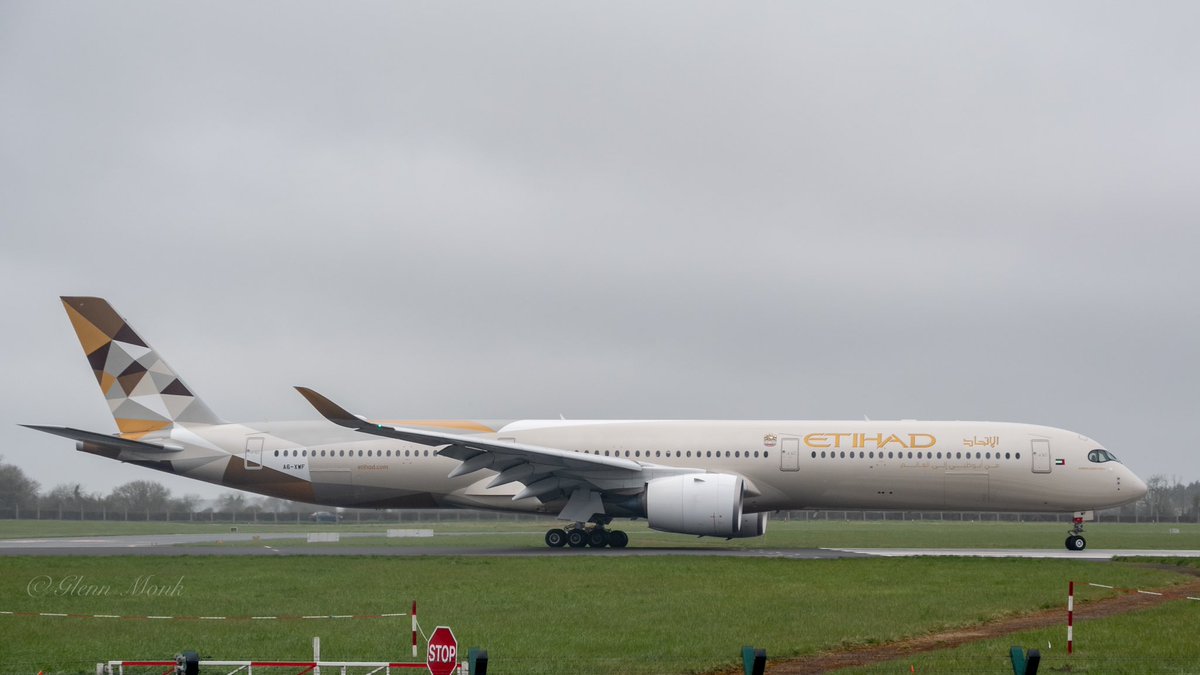 monkg57's tweet photo. Today’s departure #EY42 to #Abudhabi @etihad the first time for #etihad to use this type of aircraft on the route #avgeek #A6XWF #A35K #Airbus #Dublinairport @DublinAirport https://t.co/1ZrlQYYVhe