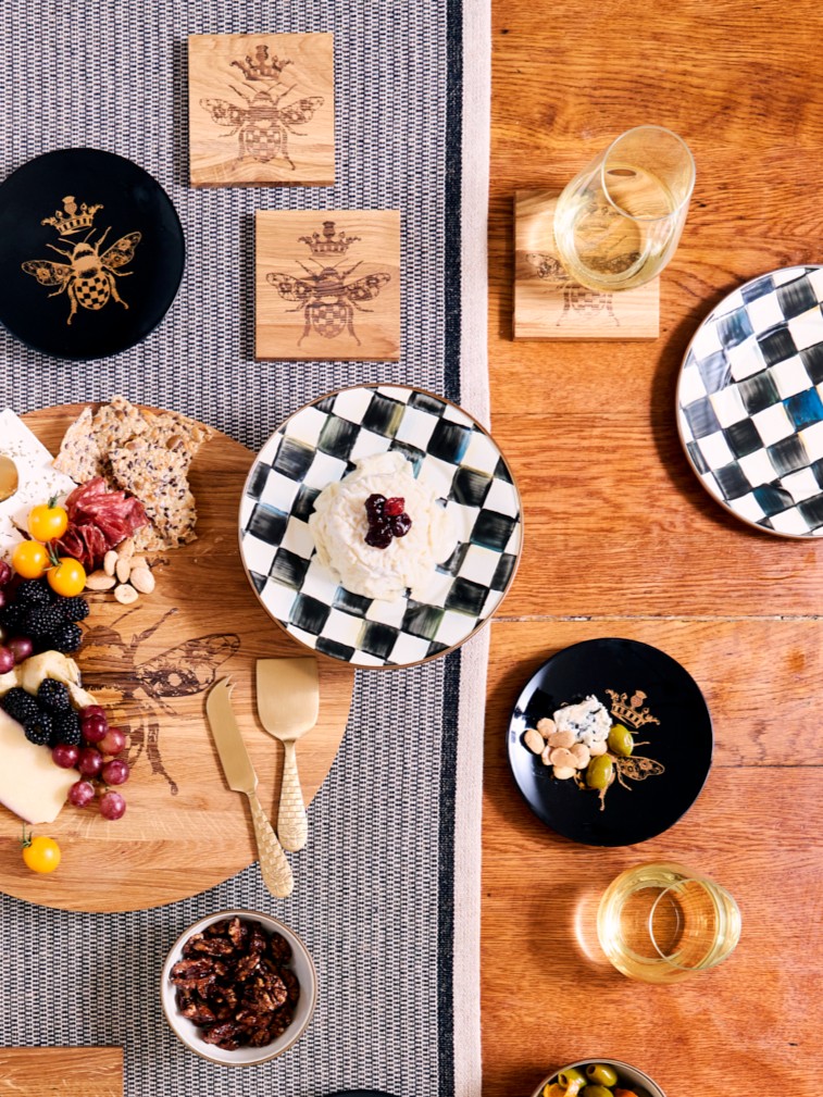 Serve in style with the set of four Queen Bee Wooden Coasters! 🐝 Included in the extra 25% off clearance sale! Shop here: bit.ly/37h2Zei