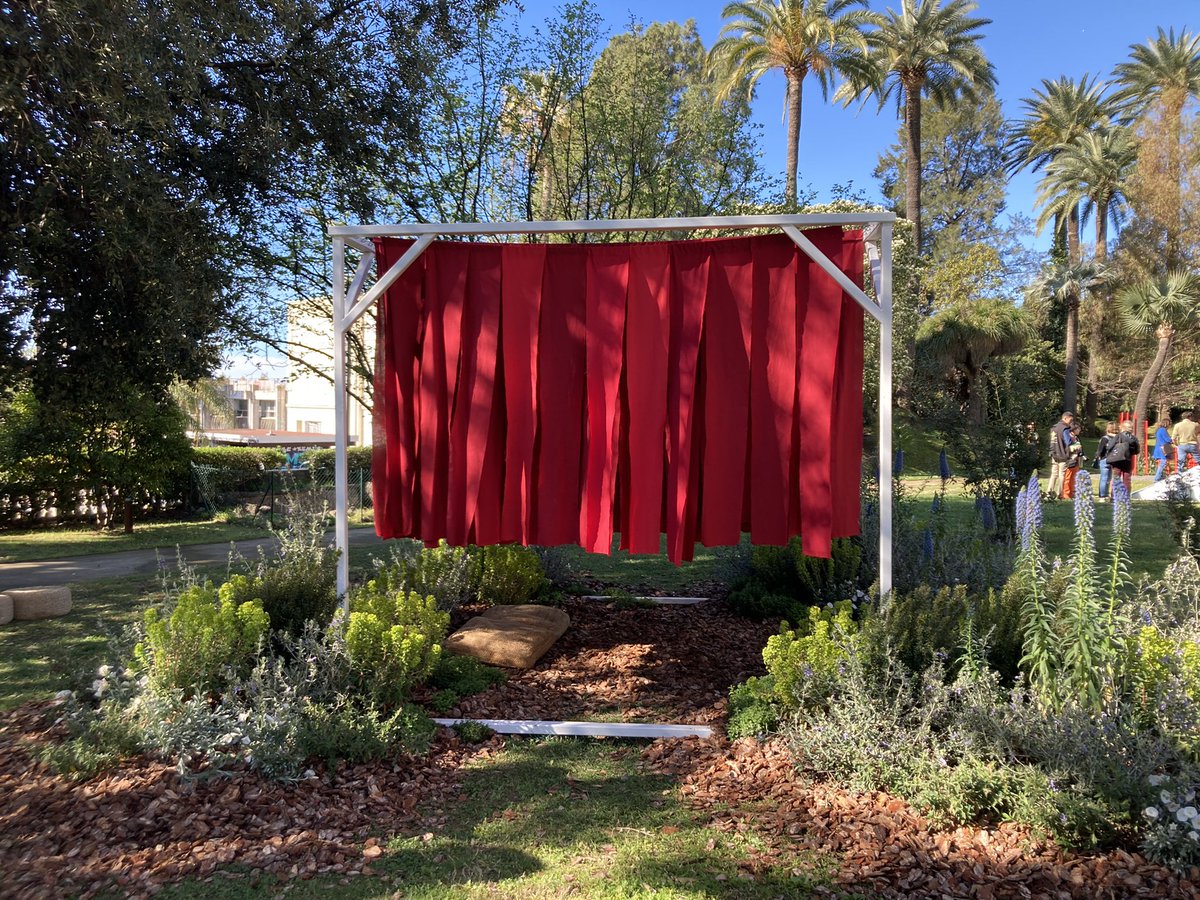 LesEntDuPaysage's tweet photo. Le coup de cœur du jury professionnel est remis au jardin Le Temple de Wai Chung Wu Maggie &amp; Alejandro O’Neill.
#FestivalJardins06 @villecannes https://t.co/HKB2Fm36gq