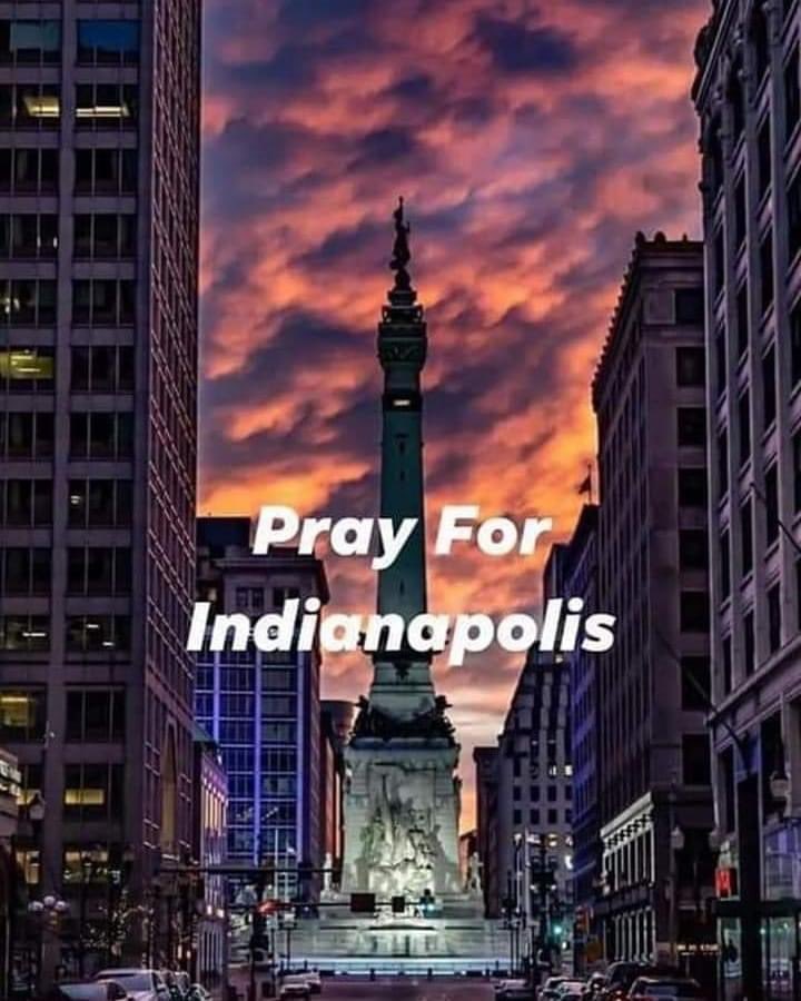 AJ29Henderson's tweet photo. @RickFOP86 #PrayForIndy
#BackTheBlue https://t.co/atSreNsFMQ