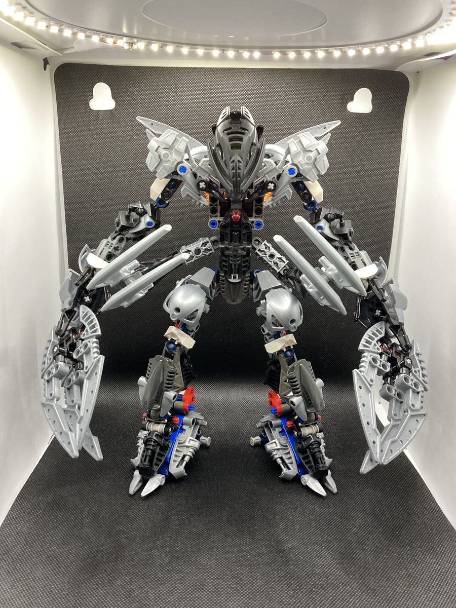 hk11259's tweet image. 普通に増殖した、我が家のハンター達その4 
本当はダークネスとヴォーポラック別々に作りたかったけど、パーツ足りないので強制合体。
ズッシリしててお気に入り

 #BIONICLE
#バイオニクル
#darkhunter