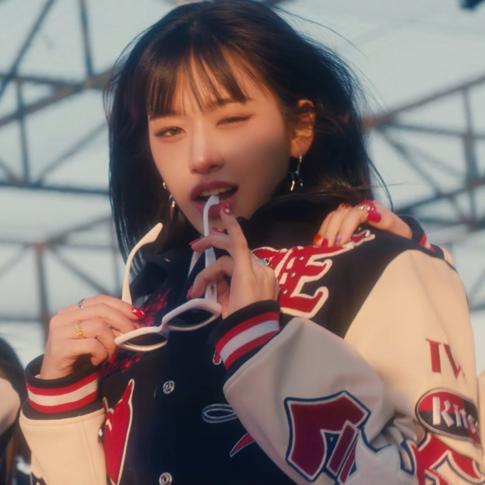 yujinsource's tweet photo. HER https://t.co/k72hgphsPT