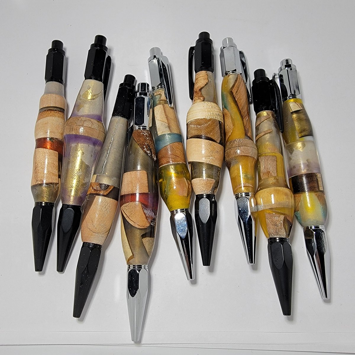 FretwoodMack's tweet image. @AlanJouban I definitely thought you'd be a 5spd guy but, after watching you on the desk at #UFCSanAntonio , it appears you're more of a clicker.

#PenMaker