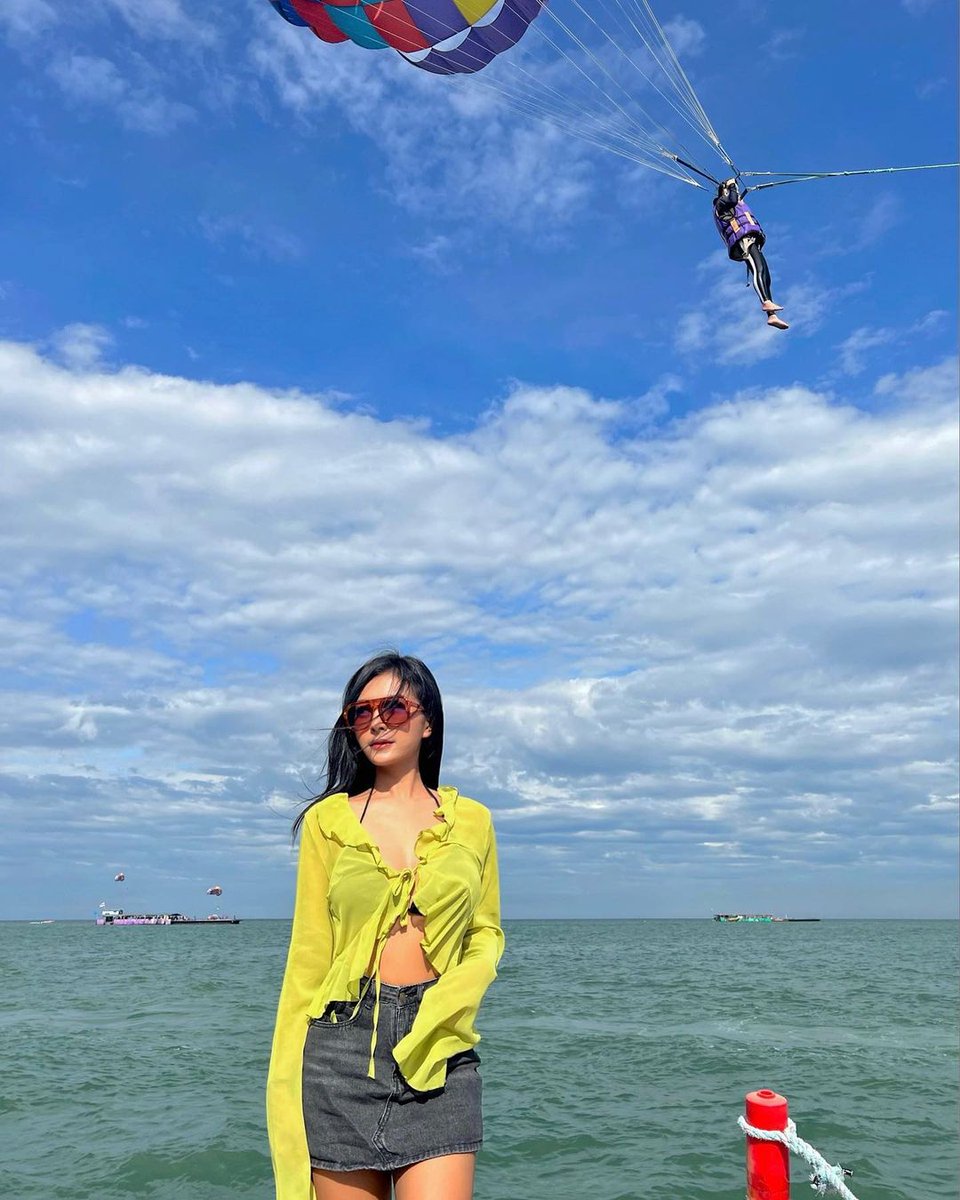 palitamimi7's tweet photo. Masih Edisi liburan Yey.
#sukafoto #liburan #photography #likeforlikes
#sukapantai #sukakmu #loveyourself
#Semangat #cantik #cewecantik #cewekhits #sarah #kanjuruhan #RitzCarlton #Danang #Siva https://t.co/bTSNvNJ4MS
