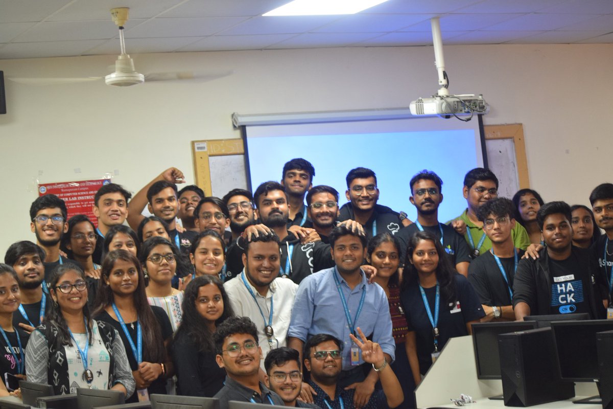 Siddhartha_2345's tweet photo. We, @CodeChefSrmRmp Family wrapping up our latest banger of an event #DecodingReality 💥
Thanks to each and every attendee for your amazing enthusiasm 🔥
More bangers coming soon... 👀 https://t.co/xYiCTsvzZ3