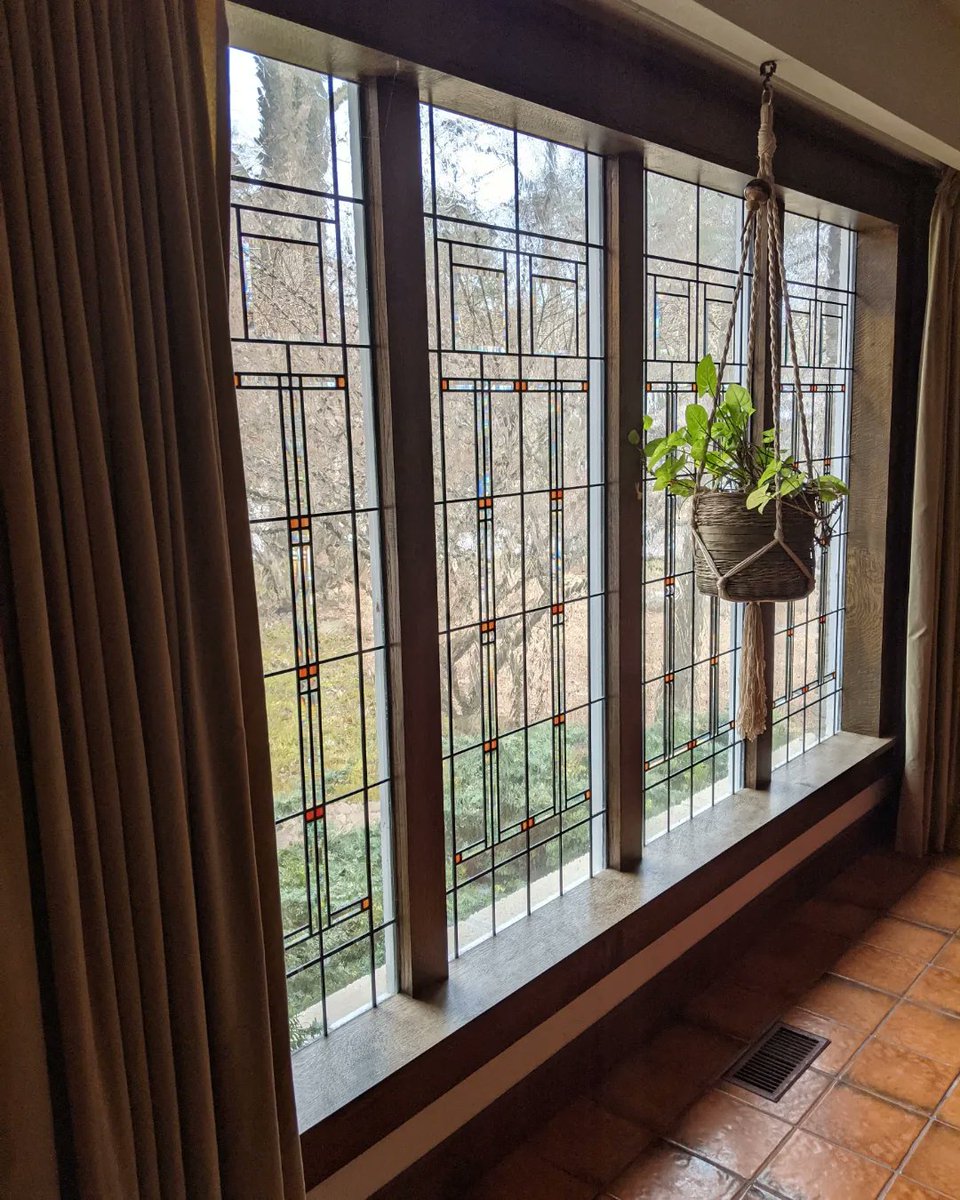 artglassguy's tweet photo. #artglassguy an #ontarioartist #handmade this #oneofakind #customartglass #stainedglass at #millenniumglassworks for a #beautifulhome . https://t.co/HyqJmVCyiZ