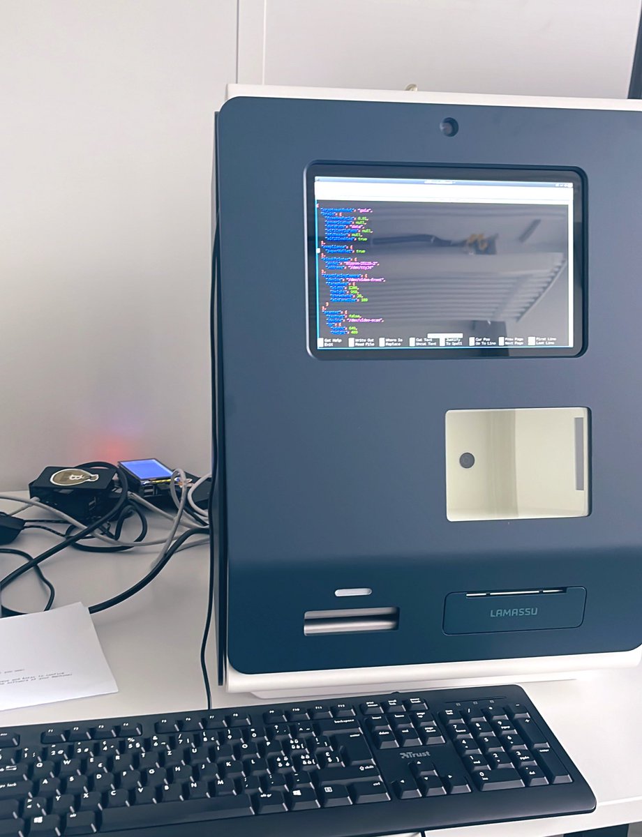 Working on a #Sunday sucks?! Not when the task is preparing a #Bitcoin ATM for our friends at @Innofactory_AG! 🫂 Hands-on learning is still the best for educational purposes 👨‍🏫 Great job with the GAIA model @LamassuBTC! 💪 small and handy, perfect for education roadshows 🙌