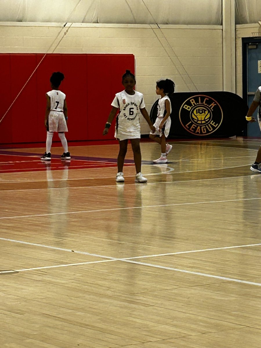 Pride2384's tweet photo. Enjoyed watching this #slatehillstar in her element! 🏀🙌👏🌟 https://t.co/XK1Ngpy8kE