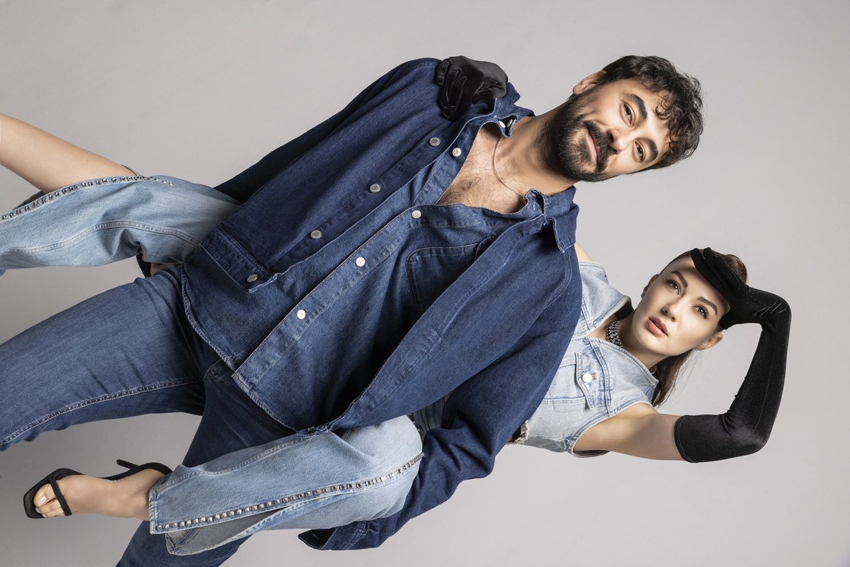 Yoğun istek üzerine reklam görsellerimiz! 😍 #AtDen

#Kraliçe <a href="/KanalD/">Kanal D</a>