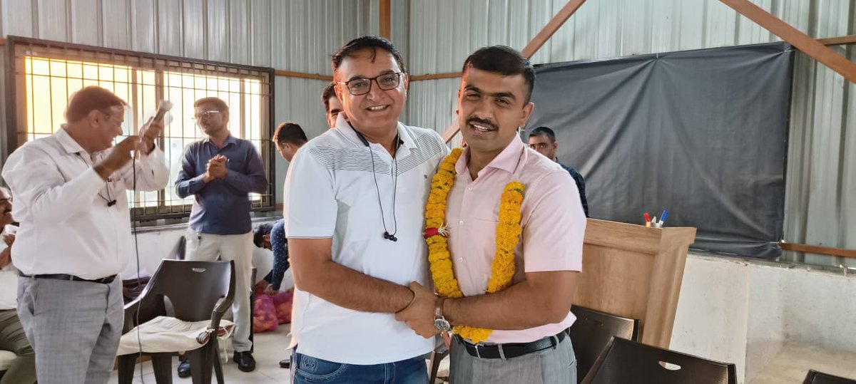 rectsk's tweet photo. ચોટીલા અને થાન તાલુકામાં શિક્ષણ રથ માં મળેલ દાન ની રકમ જમા કરવા આવેલ ટીમ નો ખૂબ ખૂબ આભાર.. 
🙏જય વડવાળા🙏 https://t.co/KN6NhNcUJs