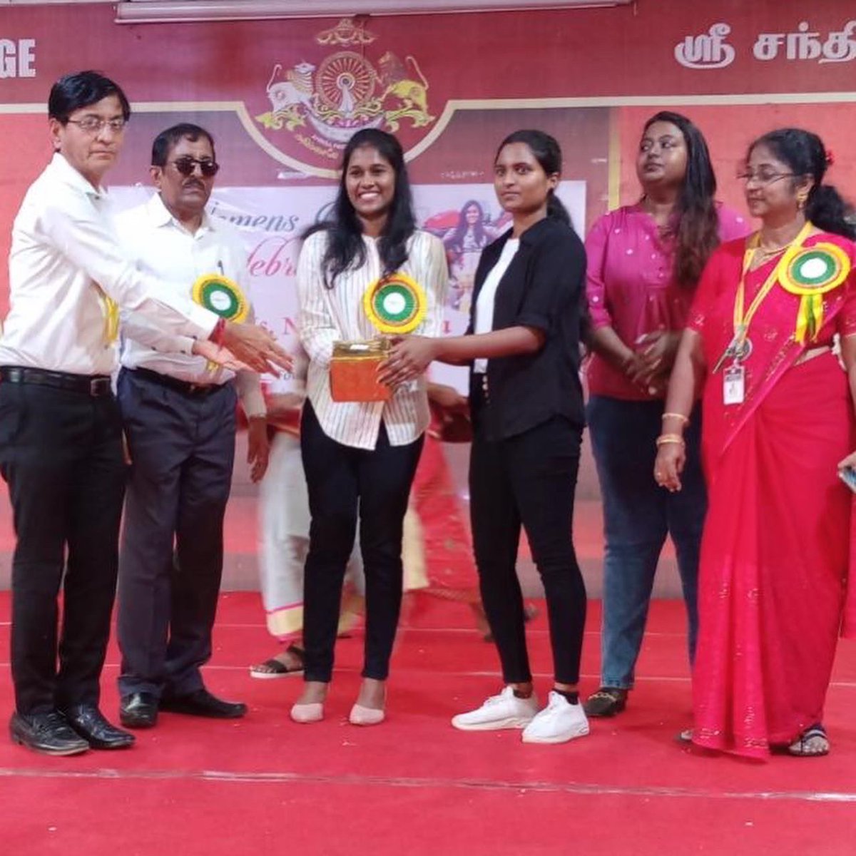 nive_jessie's tweet photo. Happy to be as Chief Guest for WOMENS DAY CELEBRATION AT Sri Chandraprabhu Jain College Minjur❤️😍🫰 Lovely to interact with young and energetic girls & staffs😍❤️
Best wishes to college management 🤍
#nj17 #nivethajessica #wmcindia #nsports #prospeedracing #chiefguest https://t.co/GyR7IFwjkn