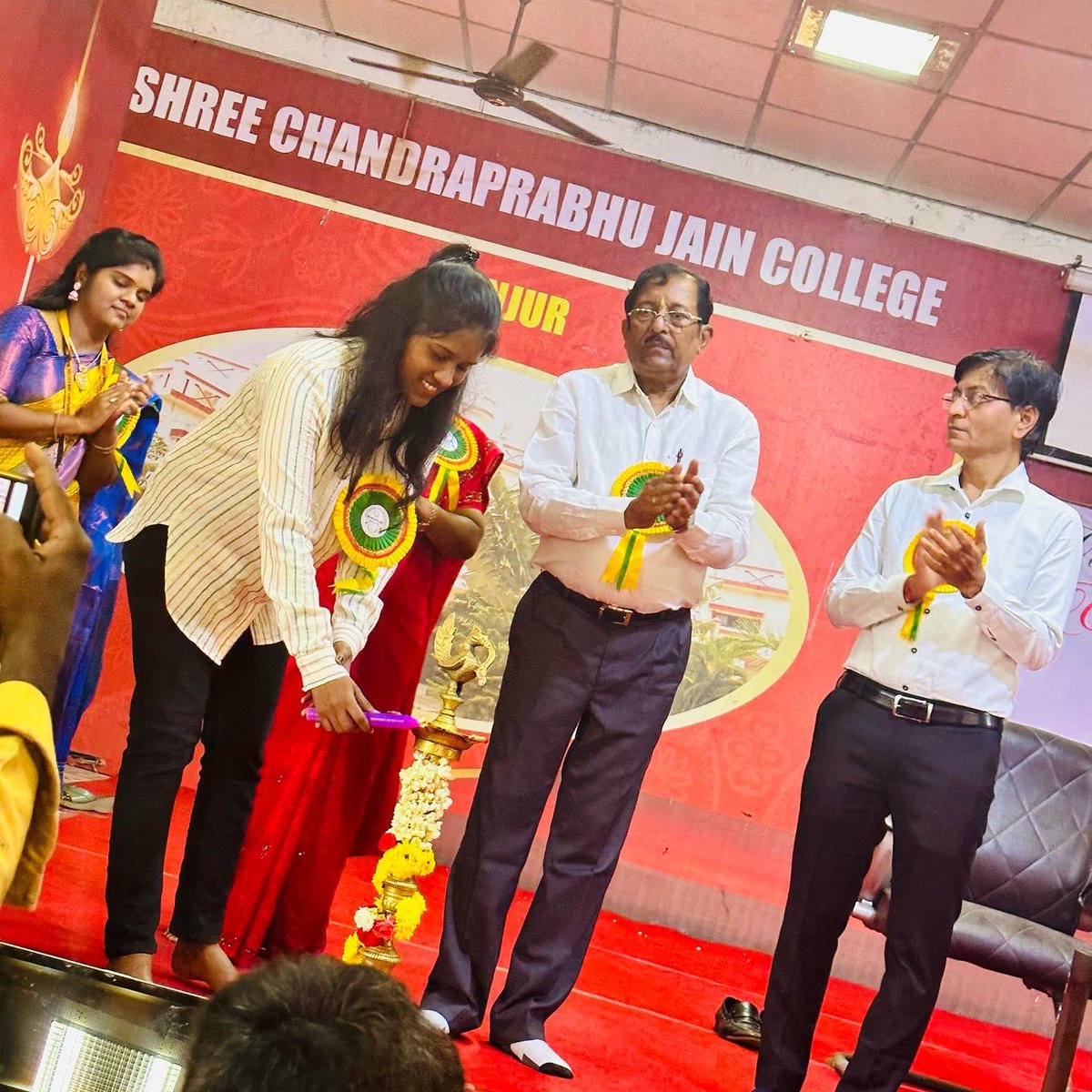 nive_jessie's tweet photo. Happy to be as Chief Guest for WOMENS DAY CELEBRATION AT Sri Chandraprabhu Jain College Minjur❤️😍🫰 Lovely to interact with young and energetic girls & staffs😍❤️
Best wishes to college management 🤍
#nj17 #nivethajessica #wmcindia #nsports #prospeedracing #chiefguest https://t.co/GyR7IFwjkn