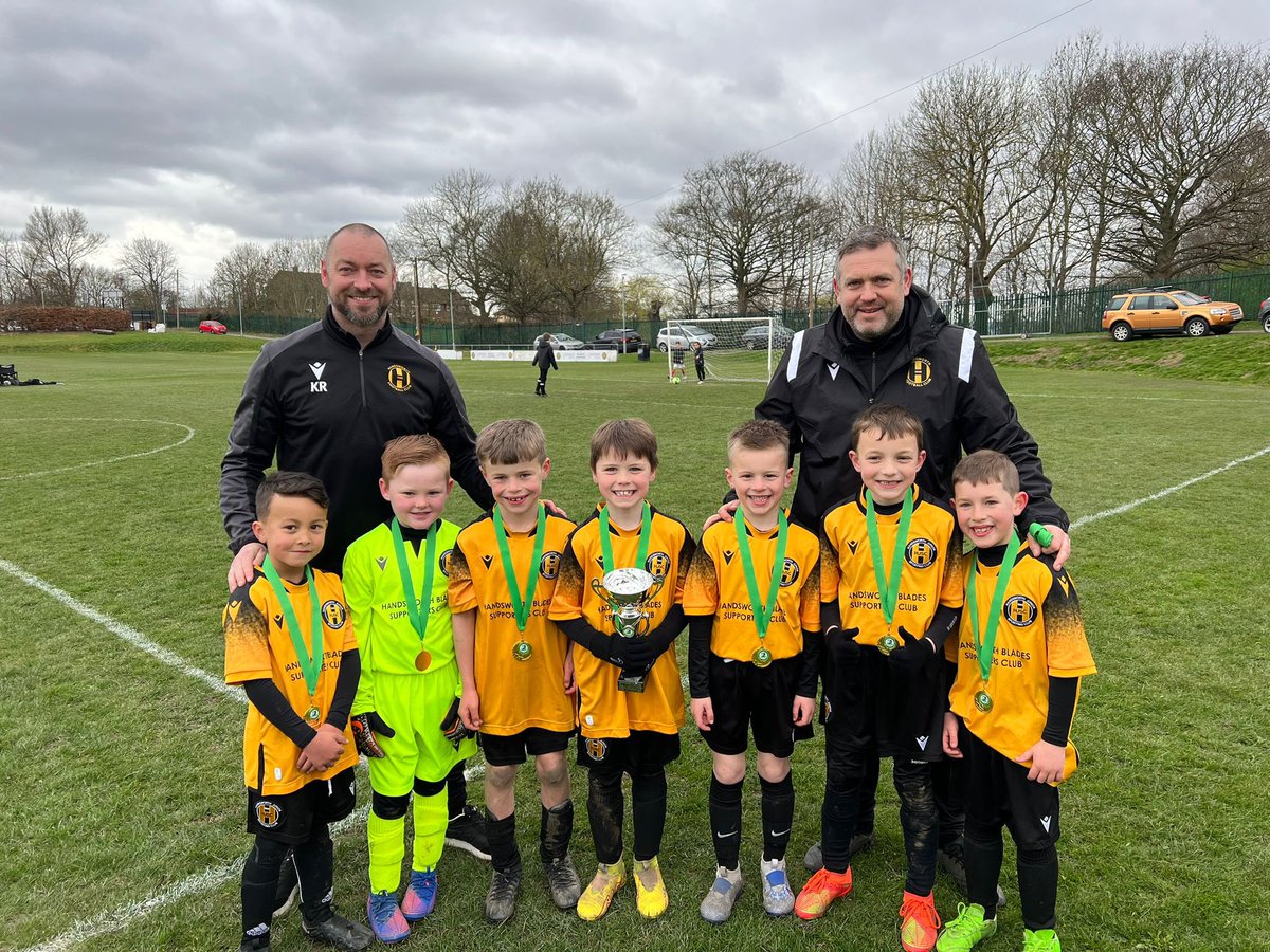 Handsworth_FC's tweet photo. And another 🏆

Well done to our U7 boys who ran out winners in their cup final today … a fantastic effort by all … well done and congratulations to all … well done to the coaching team and lads 🖤🧡🏆🏆🖤🧡 https://t.co/ZZeN6dhlY0