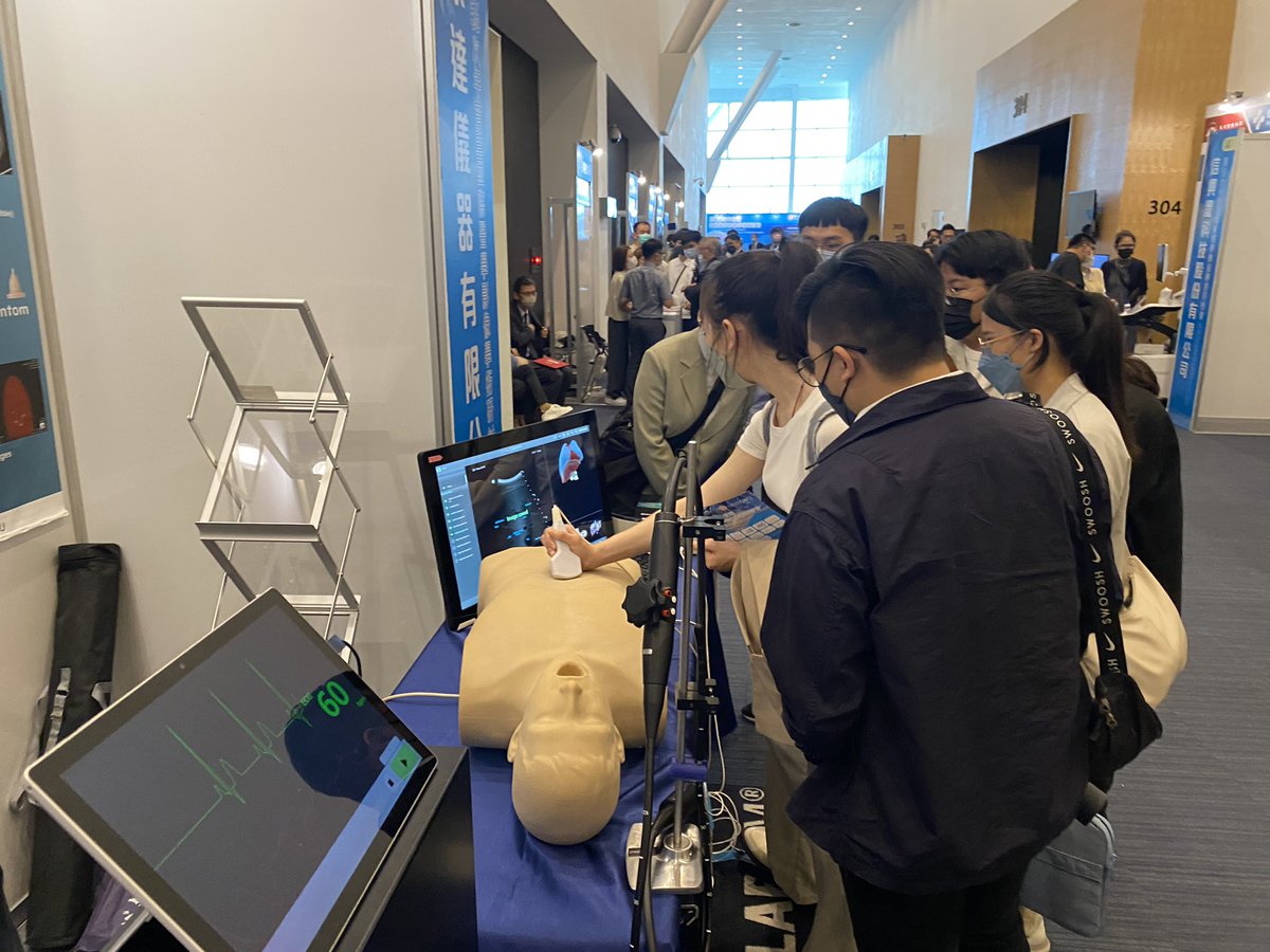 一早還沒setting好大家就被 #UltrasoundMentor 吸引，排隊體驗

#SurgicalScience #Simbionix #MedEd #MedicalImage #Radiology #ultrasound #twsrt #clinicalValidation #evidenceBased #VR #MedicalSimulation #臨床技能中心 #永達儀器 #您醫護教育的好朋友 #擬真 #高雄展覽館 #放射科 #超音波 #假體