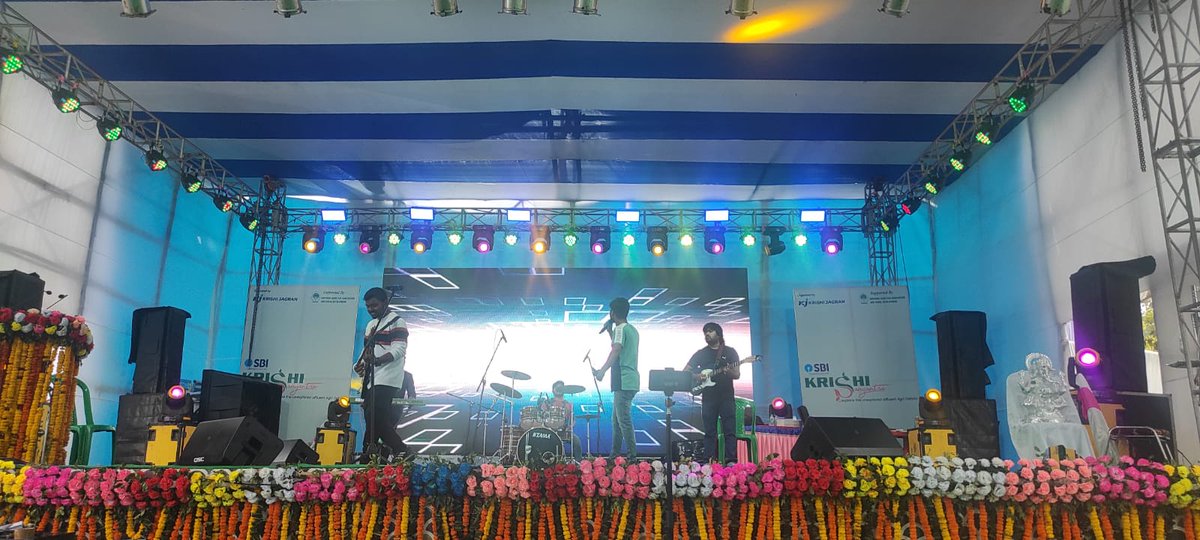 kjkrishimedia's tweet photo. Day 2 of Krishi Sanyantra Mela 2023 was a blast! 🌟🌿🚜 Thanks to the amazing Tree Band for adding the perfect touch of rhythm and nature to the event. Can't wait to see what Day 3 brings! #KrishiSanyantraMela2023 #TreeBand #AgroTech #SustainableFarming #Day2 https://t.co/qSxXAOxV2C