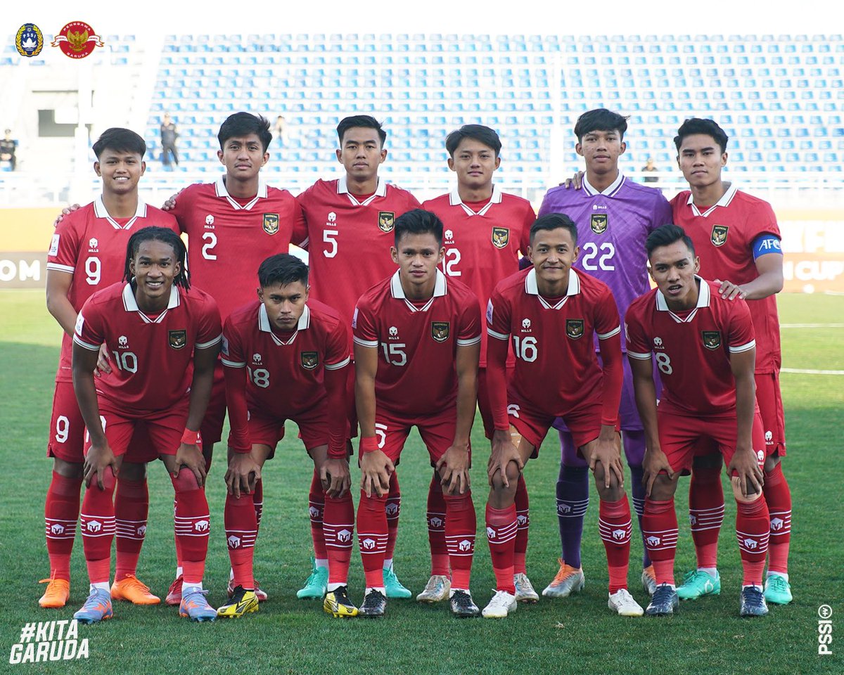 🚨 𝐁𝐑𝐄𝐀𝐊𝐈𝐍𝐆!

Jika Indonesia batal menyelenggarakan Piala Dunia FIFA U20 tahun 2023, ada 9 sanksi dan dampak kepada Indonesia:

1. Indonesia akan dibekukan oleh FIFA
2. Indonesia bisa dikecam oleh negara - negara lain karena tidak melaksanakan amanat FIFA.
3. Indonesia