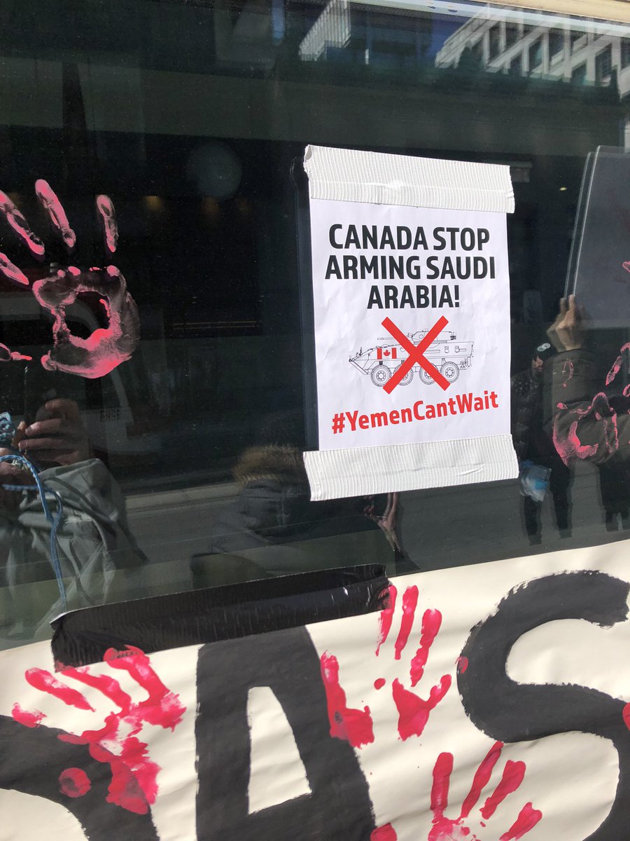 Outside Global Affairs Canada to demand #CanadaStopArmingSaudi Arabia and a just transition for arms industry workers. #canlab #YemenCantWait #stoparmingsaudi