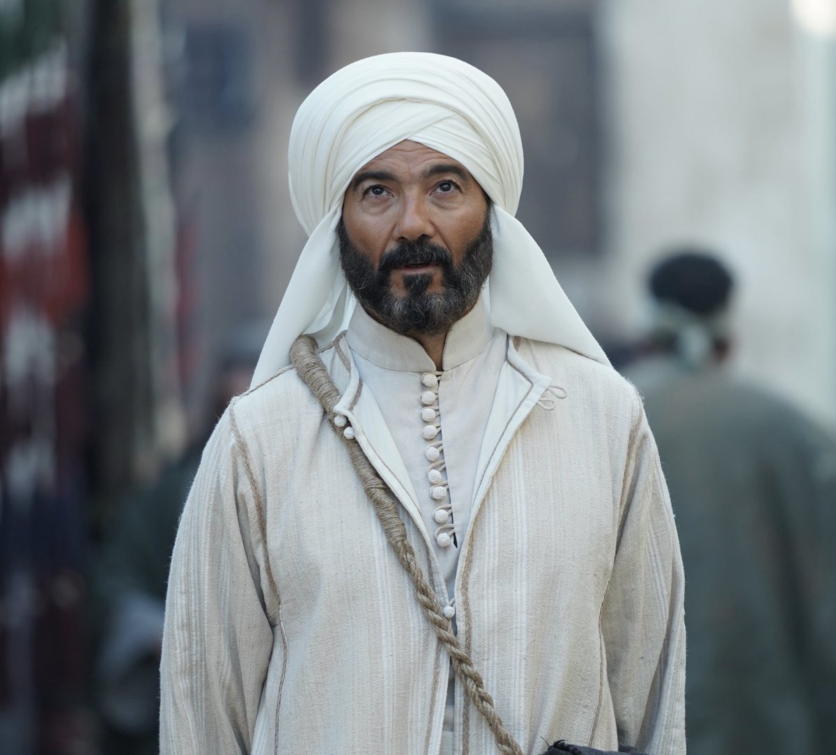 يا آل بيت رسول الله حبكم..
فرض من الله في القرآن أنزله..
يكفيكم من عظيم الفخر أنكم..
من لم يصل عليكم لا صلاة له..
محمد بن إدريس الشافعي #رسالة_الإمام