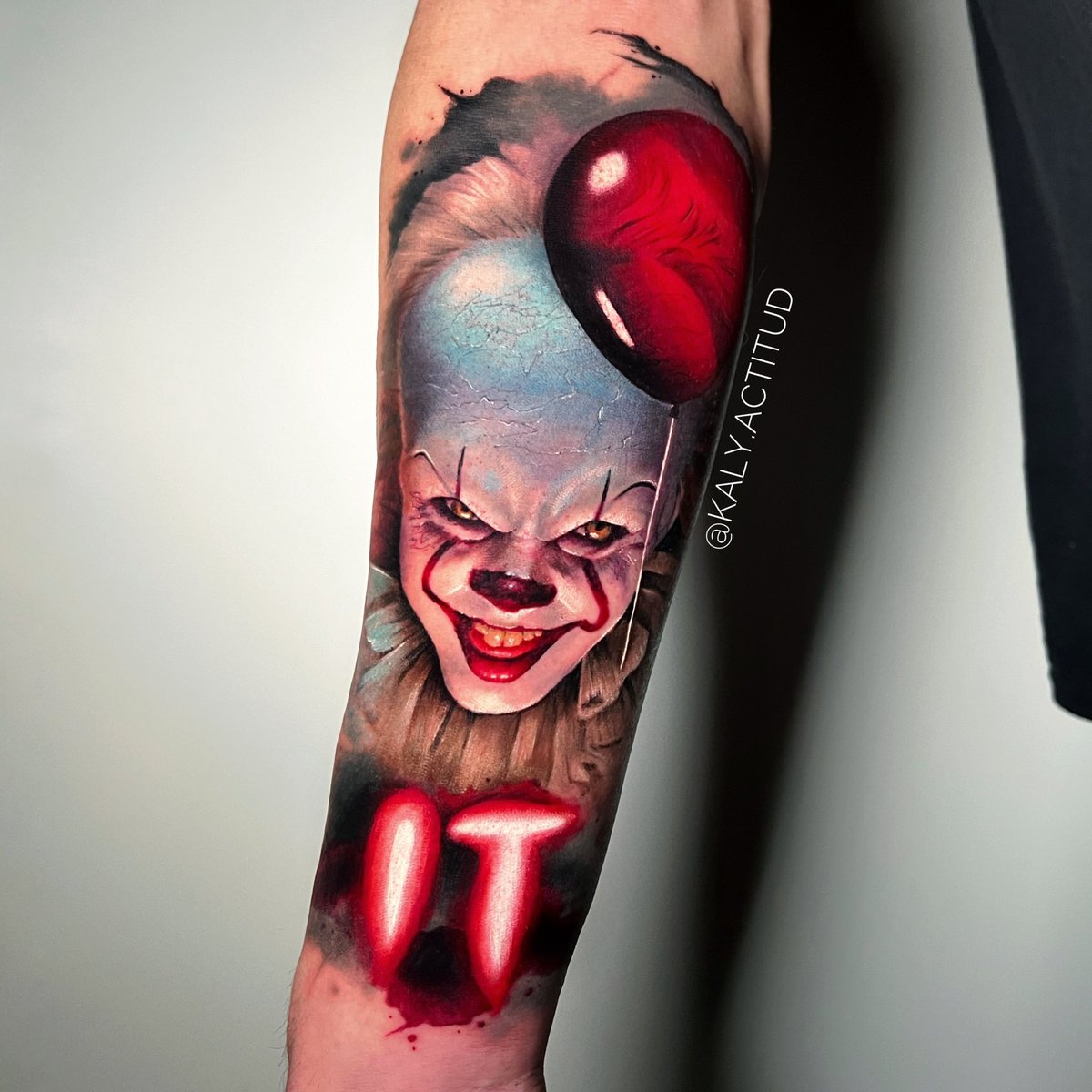 KalyActitud's tweet photo. Pennywise 🎈 si te gusta mi trabajo me ayudas mucho compartiéndolo 🥺❤️ https://t.co/J3tBVF0557