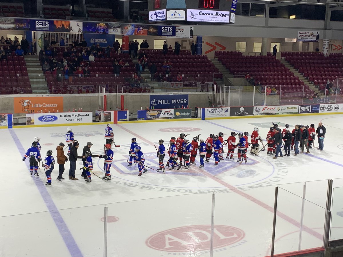 DavidDunphy's tweet photo. Pownal U11 Team 4 defeated the Summerside Capitals 5-4 in the semifinals at the Provincial playdowns in @summersidePEI. Good luck to Pownal as they play Sherwood in the finals at 4:30. #GoPownal #GoMarty https://t.co/aHNXAoll7q