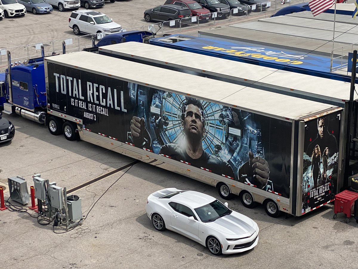ecareyo's tweet image. Truly shocked by this truck with promo for the Total Recall remake from 11 years ago still on it…