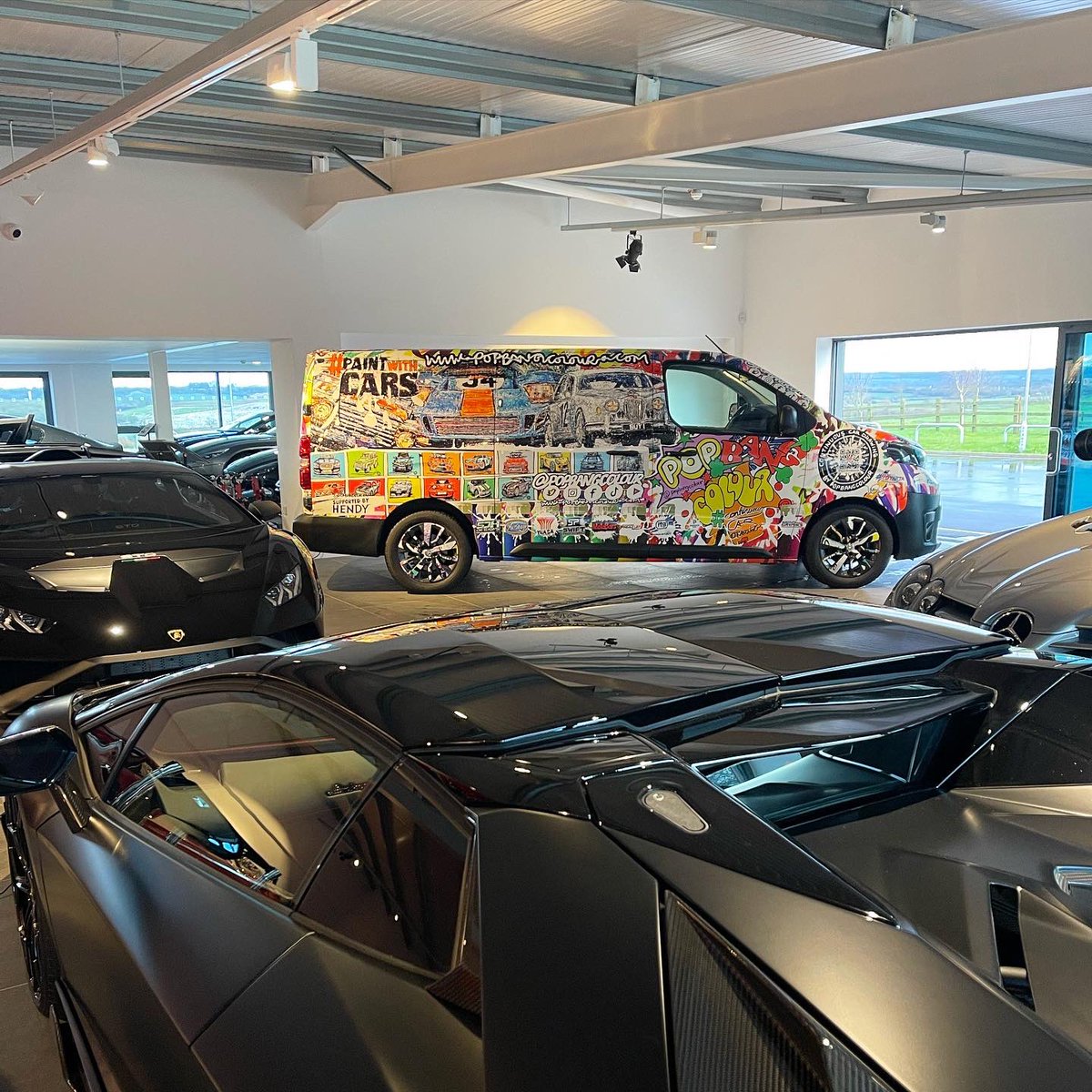Popbangcolour's tweet image. It has been super awesome to get the #ToyARTa @Popbangcolour x @HendyGroup Proace van photographed this week having been wrapped by signsandgraphicsukltd &amp;amp; designed by @5jhdesigns 

Here’s some photos of it @thruxtonracing &amp;amp; @paddlup - photos coming soon from @NWVT too

🚐🎨🛞✍🏻
