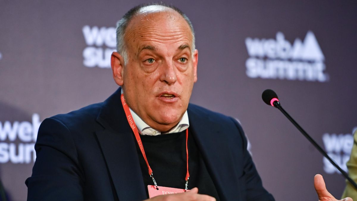 ElRomanoDelFCB's tweet photo. 🚨ÚLTIMA HORA: Javier Tebas crea una norma anti-eventos para que el Barça no pueda ingresar los 2,5M€ de la Kings League.

"Esto es injusto para los demás Clubes de LaLiga, Laporta debería ser cesado por intentar manipular los ingresos del Club, Hala Madrid". Dijo el presidente. https://t.co/RDCH8aCuwt