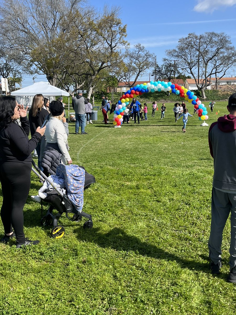 principaldulles's tweet photo. Dulles Dolphins 🐬 are so thankful the rain stopped so we could hold our jogathon! #nlmusd #dulleselementary https://t.co/IinzYdxPH7