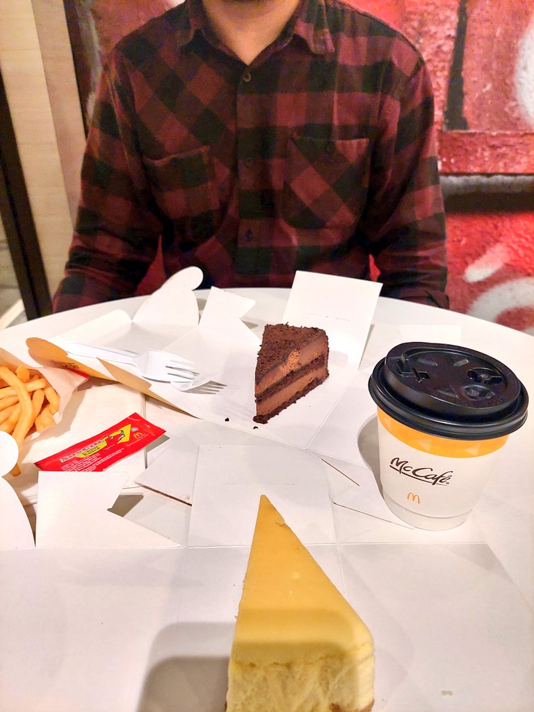 iidham2's tweet photo. Thank You for the bday treat 😉🎂
#cuwhenicu https://t.co/PNgJBdE7EH