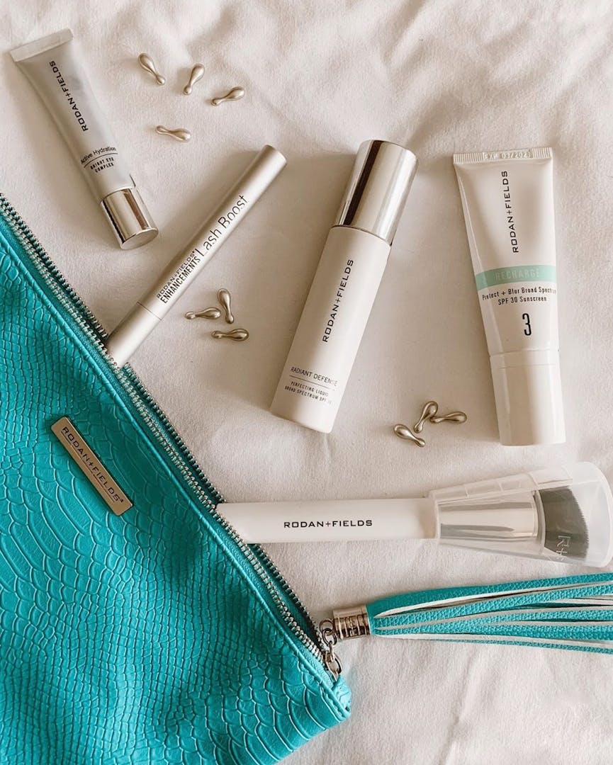 RFSkincareEnth1's tweet photo. Invest in high-quality skincare products that are tailored to your skin's unique needs. Your skin is worth the investment! 

#ExperienceRF #LifeChangingSkincare #LetsGetGlowing https://t.co/e7OqQo5w4k