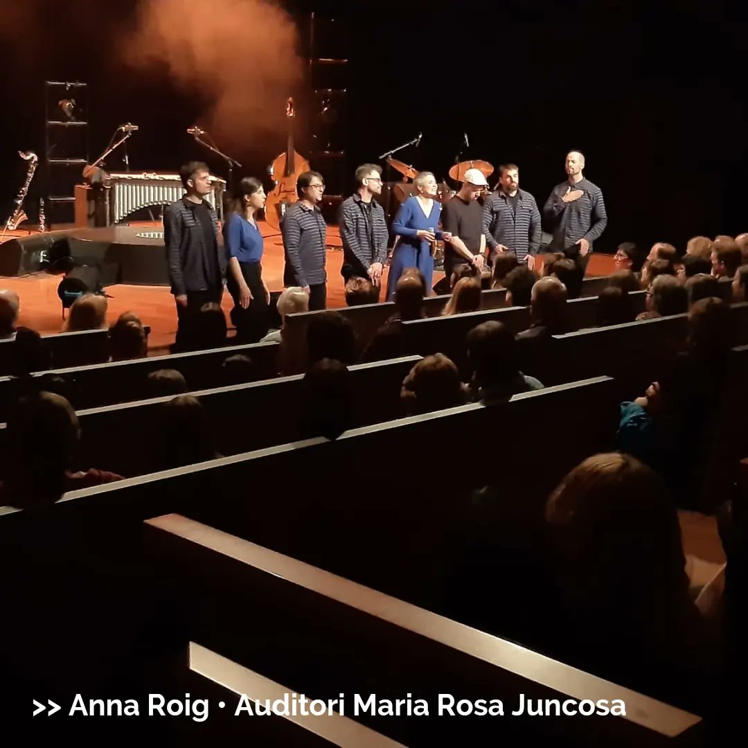 Moltes gràcies <a href="/annaroigilombre/">Anna Roig</a> per regalar tanta emoció i tendresa al públic de l'Auditori!

Una gran estrena del nou treball "Aportar bellesa al món". 

Molta sort en els propers concerts!

#espectaclesvila 
#culturavilafranca 
<a href="/barnasants/">BARNASANTS!</a> <a href="/VilafrancaAj/">Ajuntament de Vilafranca del Penedès</a>