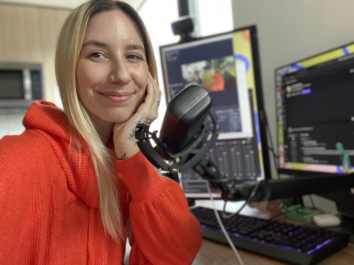 wispothewillow's tweet photo. alright pals, the time has come! Today at 1pm PST (in 30 minutes) we will be STREAMING for the first time in over a year! 😱 nervous is an understatement right now. 🖤 https://t.co/Ah149OENcQ