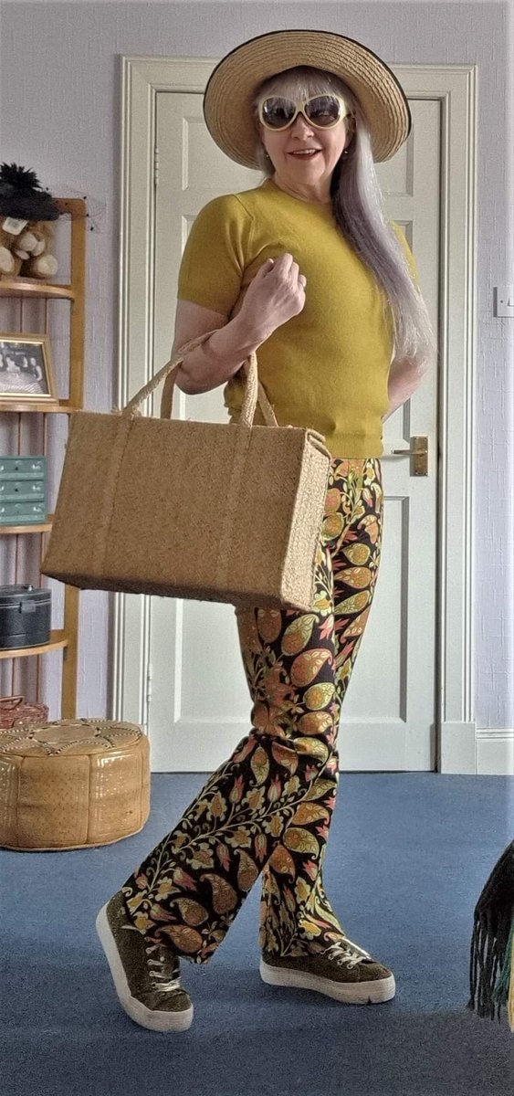 frockery's tweet photo. Been in the dressing up box 😄
#springtime #psychedelia #60s #70s #frockery https://t.co/9tUXD1GbZJ