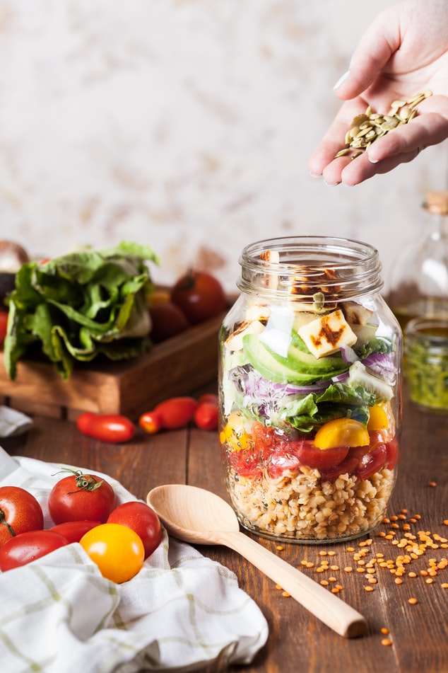 This DIY mason jar salad bar hack is genius! popsugar.com/fitness/Mason-…