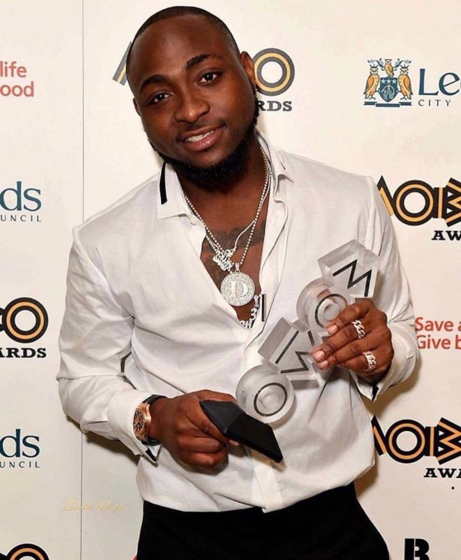 lifeofolaa's tweet photo. A true fan of Davido &amp; Ronaldo won't pass without liking this tweet for the GOATs🇵🇹🇳🇬🐐🐐 https://t.co/wRjJtzrmym
