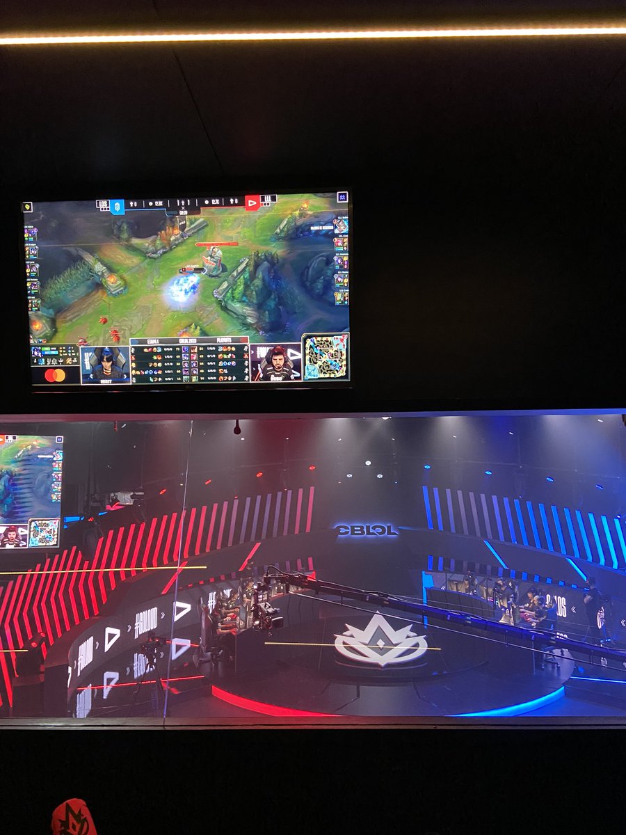 lgqueiroga's tweet photo. Hoje é dia de #CBLOL à convite da @heinekenbr #HeinekenZero https://t.co/xPOtX47hoj