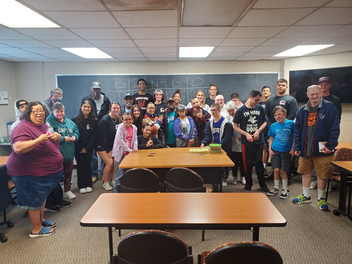 LanghamSALT's tweet photo. Reach Unlimited &amp; @langhamcreekhs S.A.L.T. have created a beautiful partnership. Grateful for the opportunity to collaborate. 

Shout out to Reach volunteer director, @kristy_holder1. Just need the weather to cooperate, next time, so we can get outside!

#LobosSALT @CyFairISD https://t.co/1Oa2aPYFlE