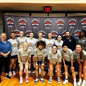 SalisburySchool's tweet photo. Congratulations to the girls basketball South team for beating the North team today in the Lehigh Valley Senior All-Star Basketball Classic North/South game. Hannah Kamp was a member of the winning team and played very well! 
👏🏀👍
#yoursalisbury https://t.co/ijeLahJnMR